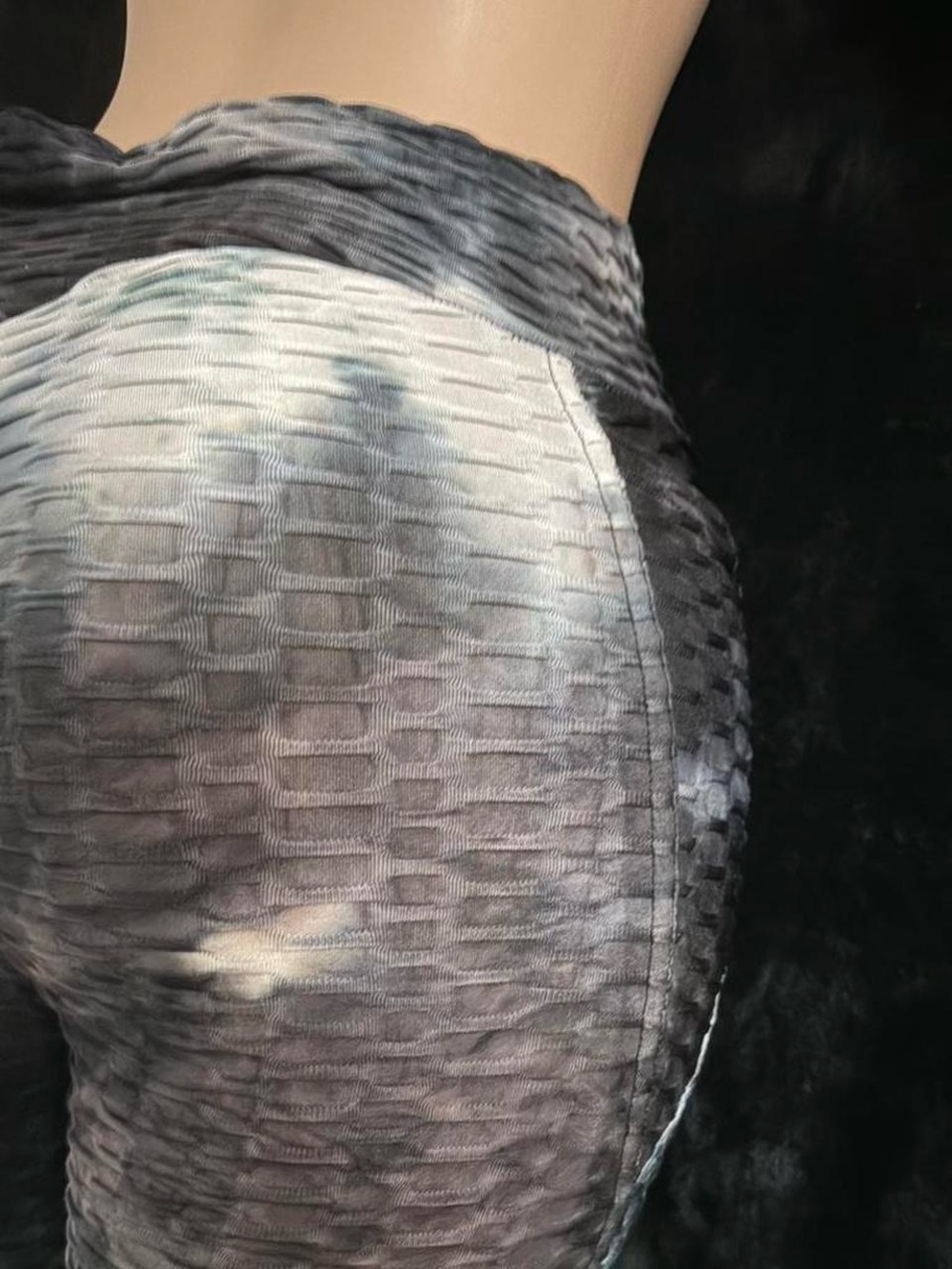Premium Pets Fish Leggings in Black & White - Picture 7 of 8